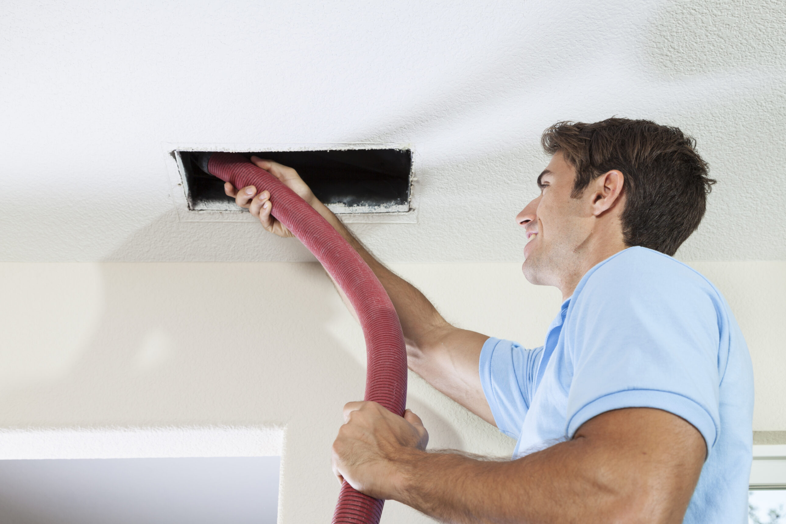 technician cleaning air ducts in Mississauga, ON